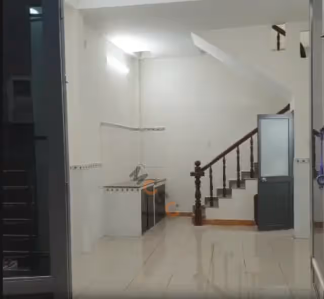 Cho thuê nhà hẻm Dương Quảng Hàm Quận 3, TP.HCM – 2 phòng ngủ, giá 11 triệu